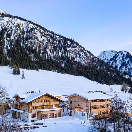 Kuehberg Hotel 4*